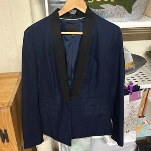 Banana Republic blazer size 8. Rich blue pattern with black detail.